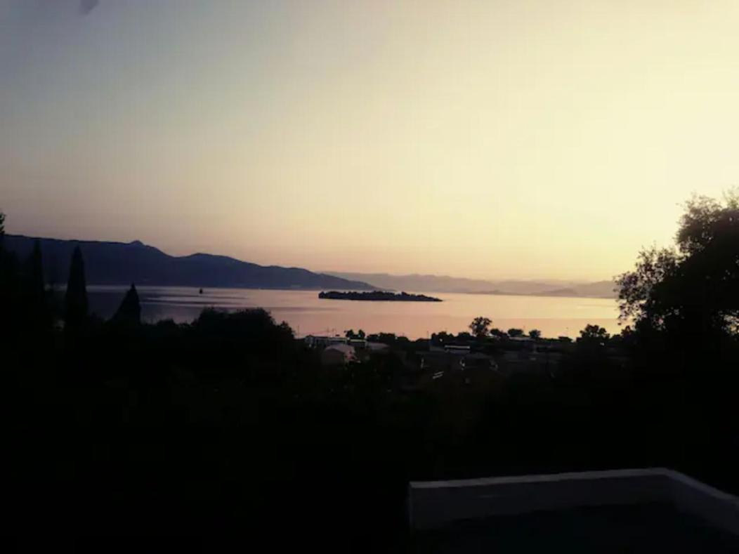 Σοφιτα Ξυλο Μεταλο Γυαλι Apartment Alykes Potamou Exterior photo